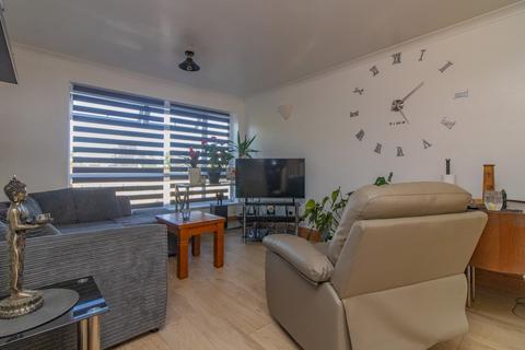 2 bedroom maisonette for sale, Denis Close, Leicester, LE3