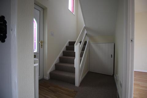 2 bedroom terraced house to rent, Dolben Lane, Winyates