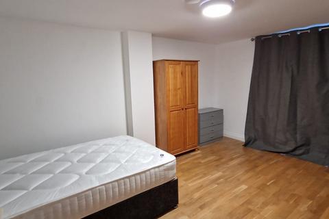 Studio to rent, 20 Moorland Road, Flat 4