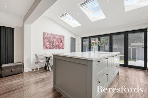 14 Edwards Way, Hutton, Brentwood, CM13 1BT