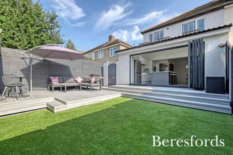 14 Edwards Way, Hutton, Brentwood, CM13 1BT