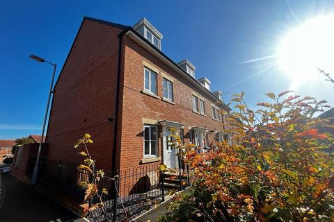 3 bedroom townhouse to rent, Capheaton Way, Seaton Delaval