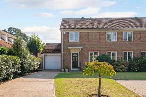 4 bedroom house for sale, High Pine Close, Weybridge, KT13