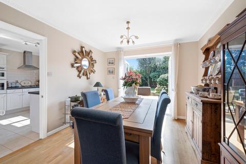 4 bedroom house for sale, High Pine Close, Weybridge, KT13