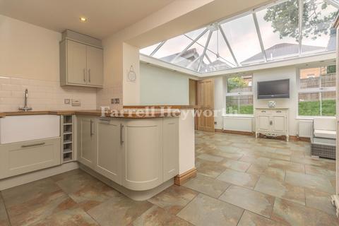 7 Honeysuckle Close, Whittle Le Woods, Chorley, PR6 7RF