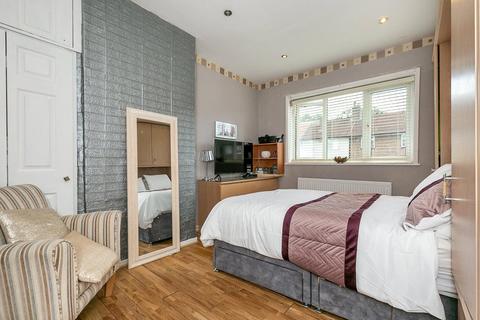 3 bedroom end of terrace house for sale, Ilfracombe Road, BROMLEY, Kent, BR1