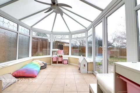 21 Dryden Way, Cheadle, Stoke-on-trent, ST10 1YE