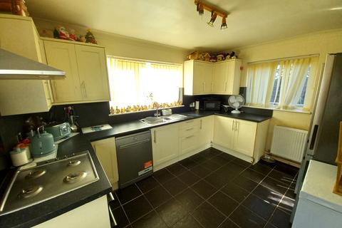 3 bedroom semi-detached house for sale, Penchwintan Road, Bangor LL57