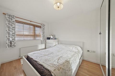 2 bedroom apartment for sale, Violet Road, Bow, E3 3QG