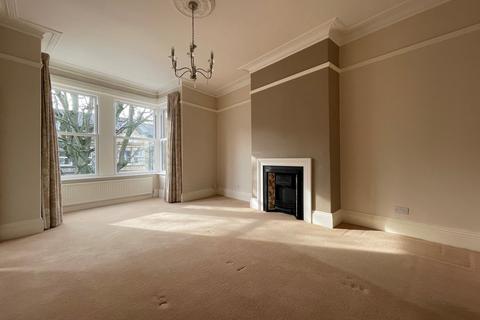 6 bedroom terraced house to rent, Valley Drive, Harrogate, HG2