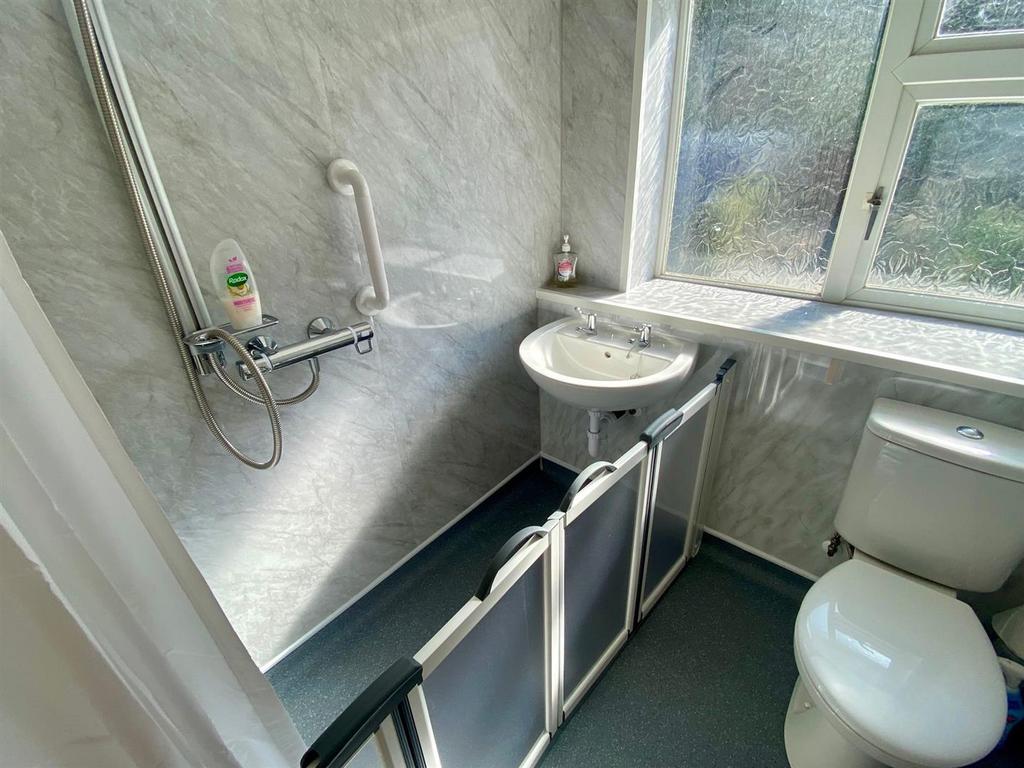 Shower room.jpg