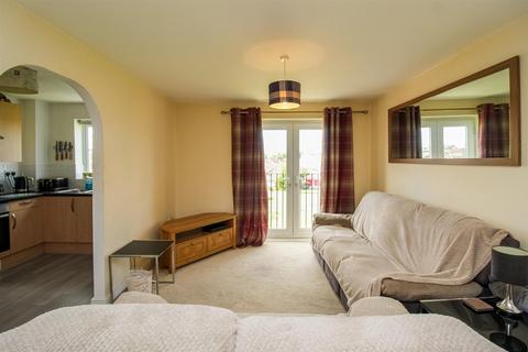 2 bedroom flat for sale, Constable Drive, Ossett WF5