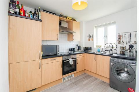 2 bedroom flat for sale, Constable Drive, Ossett WF5