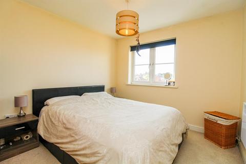 48 Constable Drive, Ossett, WF5 8DH