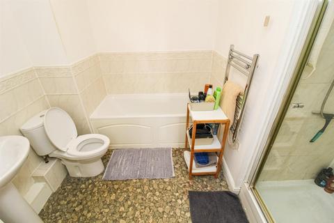 48 Constable Drive, Ossett, WF5 8DH