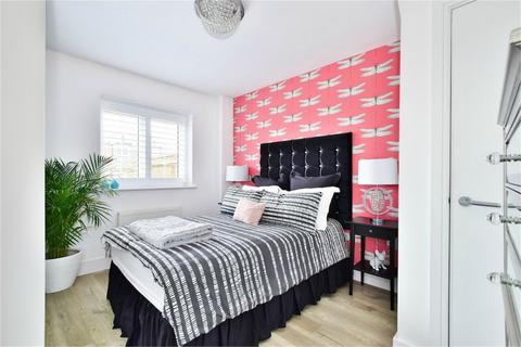 17 Colborne Close, Iver, SL0 0AF