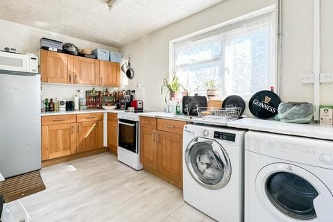 12 Broadbury Road, Bristol, BS4 1JR