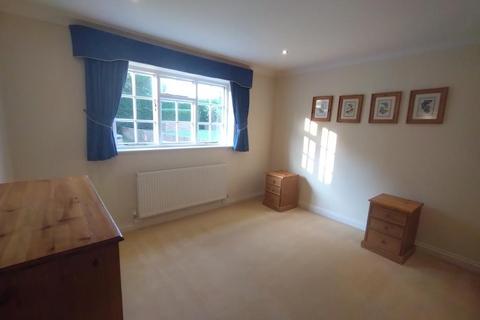 2 bedroom detached bungalow to rent, Nutbean Lane,  Reading,  RG7