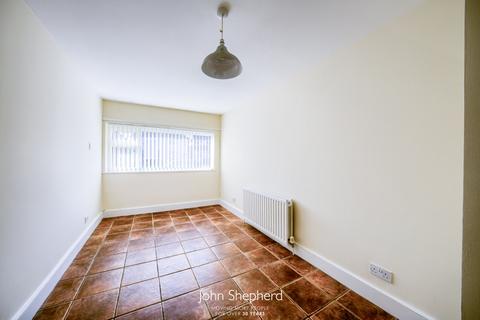 3 bedroom end of terrace house for sale, Hardwick Road, Solihull, West Midlands, B92