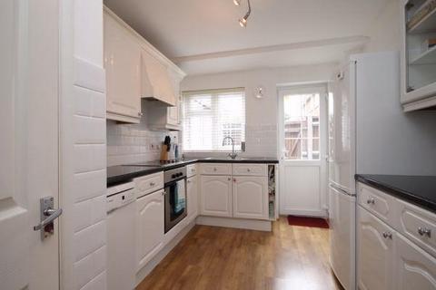 3 bedroom terraced house to rent, Wrythe Green, CARSHALTON