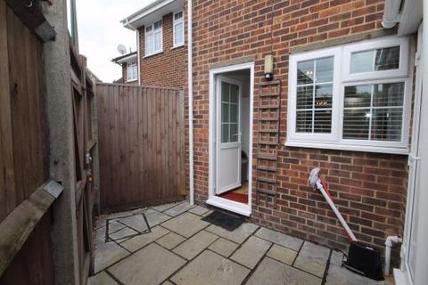 3 bedroom terraced house to rent, Wrythe Green, CARSHALTON