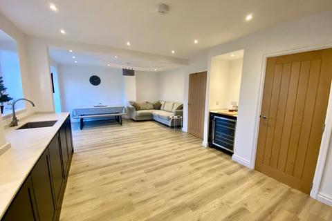 15 Barnsfold Road, Marple, Stockport, SK6 7JB