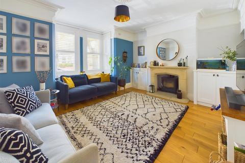 10 Honyatt Road, Gloucester, GL1 3EB