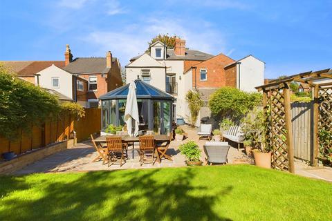 10 Honyatt Road, Gloucester, GL1 3EB