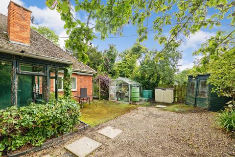 3 bedroom chalet for sale, Sutton Under Brailes, Banbury