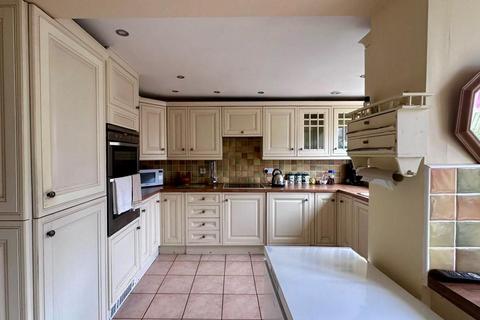 4 bedroom semi-detached house for sale, Teesdale Gardens, Heaton, Newcastle upon Tyne, NE7