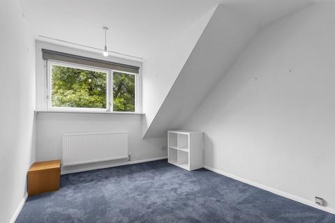 3 bedroom end of terrace house to rent, Murray Mews, NW1