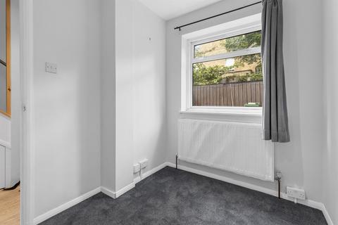 3 bedroom end of terrace house to rent, Murray Mews, NW1