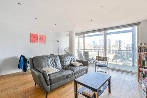 3 bedroom flat to rent, Berglen Court, Limehouse, London, E14