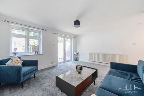 9 Squirrels Heath Lane, Romford, RM2 6DP