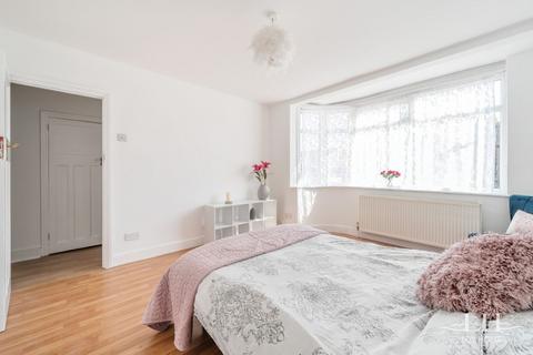 9 Squirrels Heath Lane, Romford, RM2 6DP