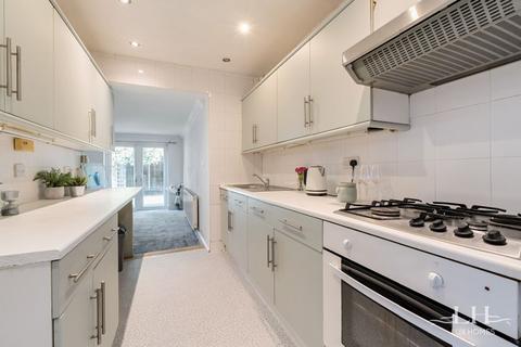 9 Squirrels Heath Lane, Romford, RM2 6DP