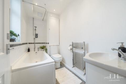 9 Squirrels Heath Lane, Romford, RM2 6DP