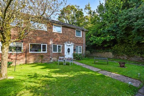 2 bedroom maisonette for sale, Neville Close, Andover