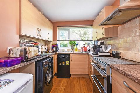 2 bedroom maisonette for sale, Neville Close, Andover