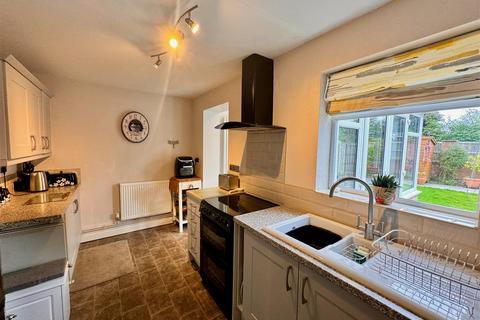 10 Cheriton Grove, Wolverhampton, WV6 7SP