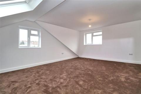 2 bedroom flat to rent, Monument Road, Woking GU21