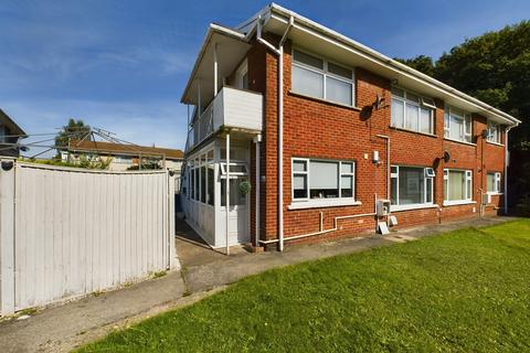 2 bedroom maisonette for sale, Clos Hendre, Rhiwbina, Cardiff. CF14