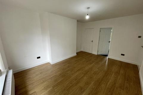 1 bedroom flat to rent, Silverton House, Salford M6