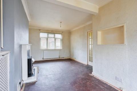 22 Bidhams Crescent, Tadworth, KT20 5HF