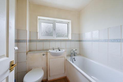 22 Bidhams Crescent, Tadworth, KT20 5HF