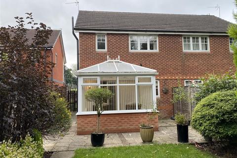 3 bedroom semi-detached house to rent, Prospect Road, Ashton-Under-Lyne OL6