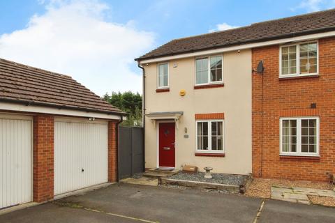 2 bedroom end of terrace house for sale, Blackthorn Close, Whitley DN14