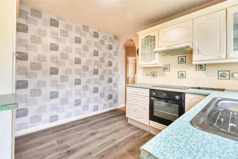 2 bedroom detached bungalow for sale, Courtneys, Wheldrake