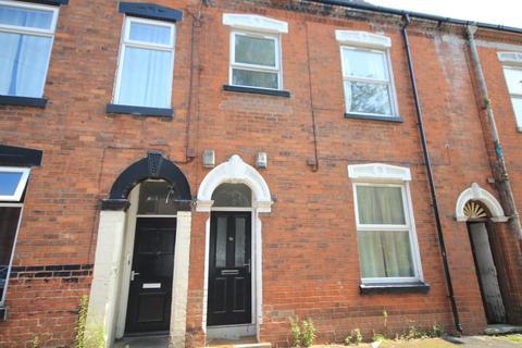 3 bedroom ground floor flat to rent, 76 Mayfield St, Hull, HU3