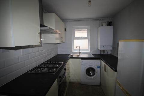 3 bedroom ground floor flat to rent, 76 Mayfield St, Hull, HU3